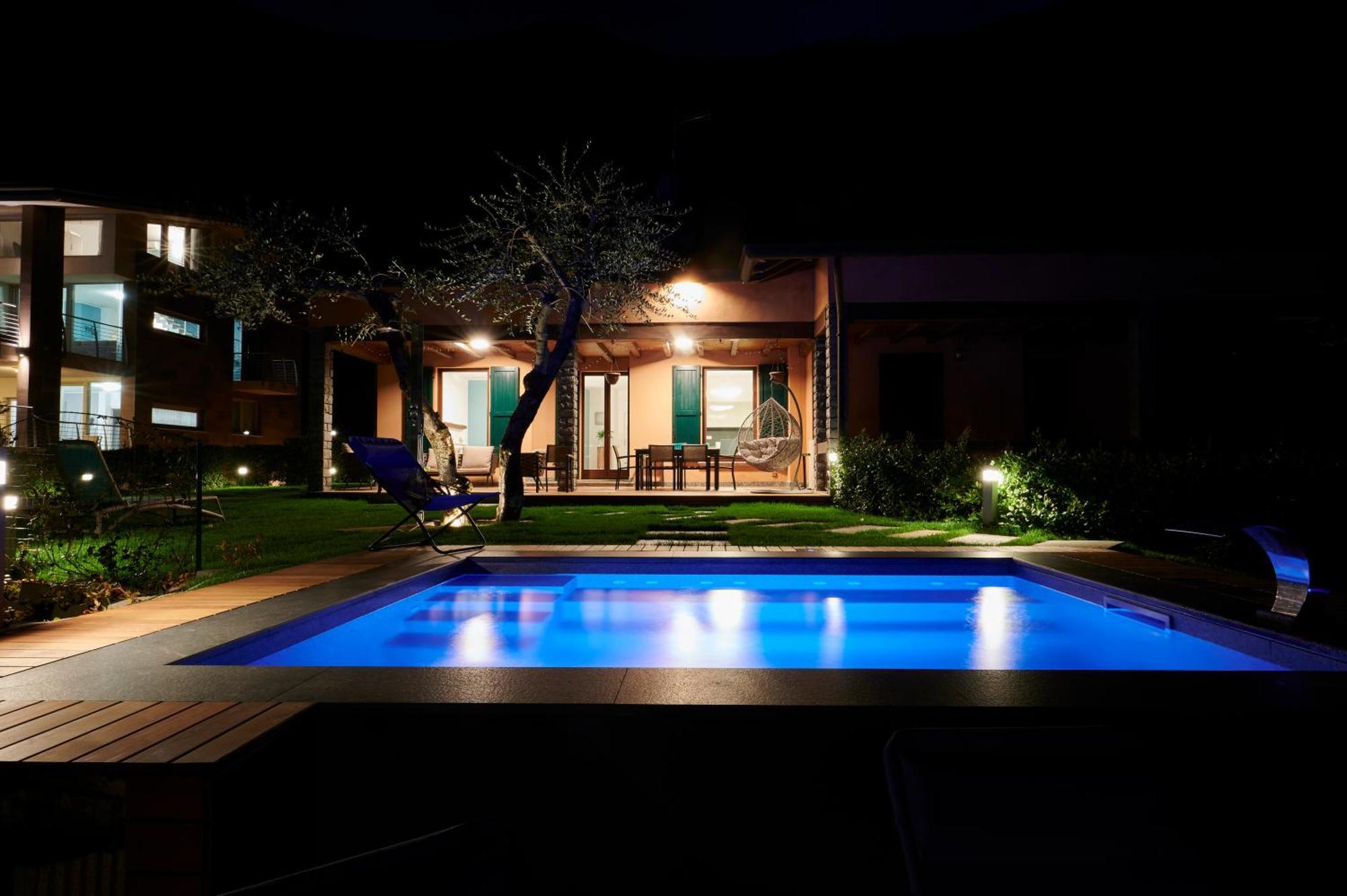 Villa Vittoria With Private Heated Pool & Shared Sauna - Bellagio Village Residence Oliveto Lario 外观 照片